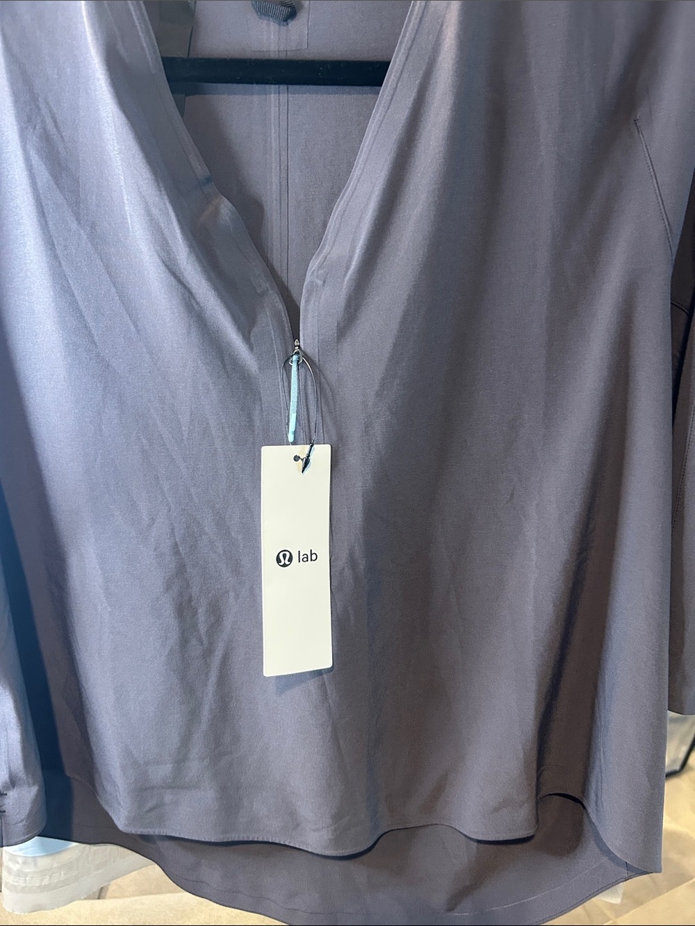 lululemon athletica Women's V-Neck Lab Top in Gray - Picture 6 of 8